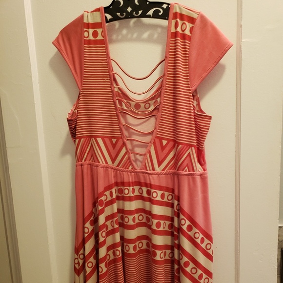 Dress - Picture 3 of 4